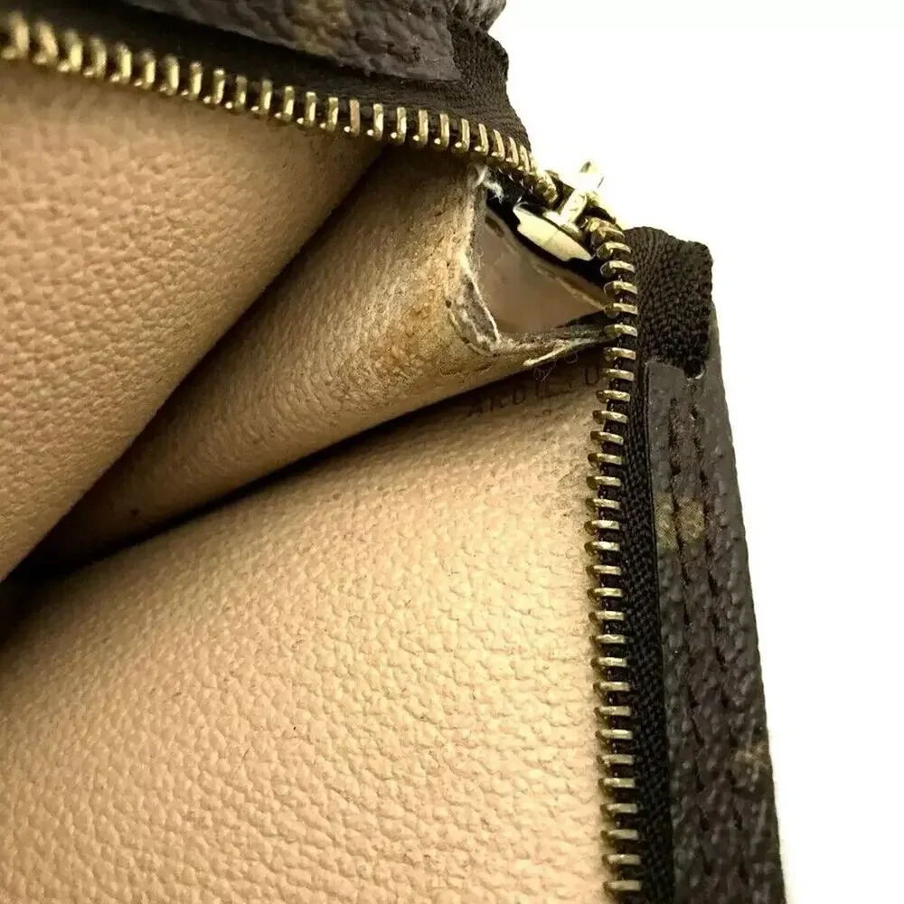 Louis Vuitton Bucket Pochette Accessories  AR0030